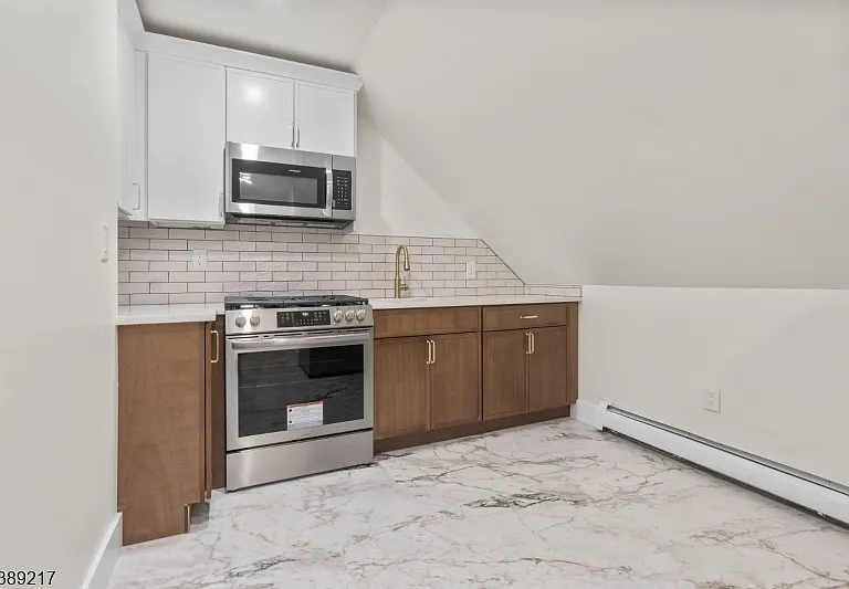 151 S Clinton St #3 — Photo 1