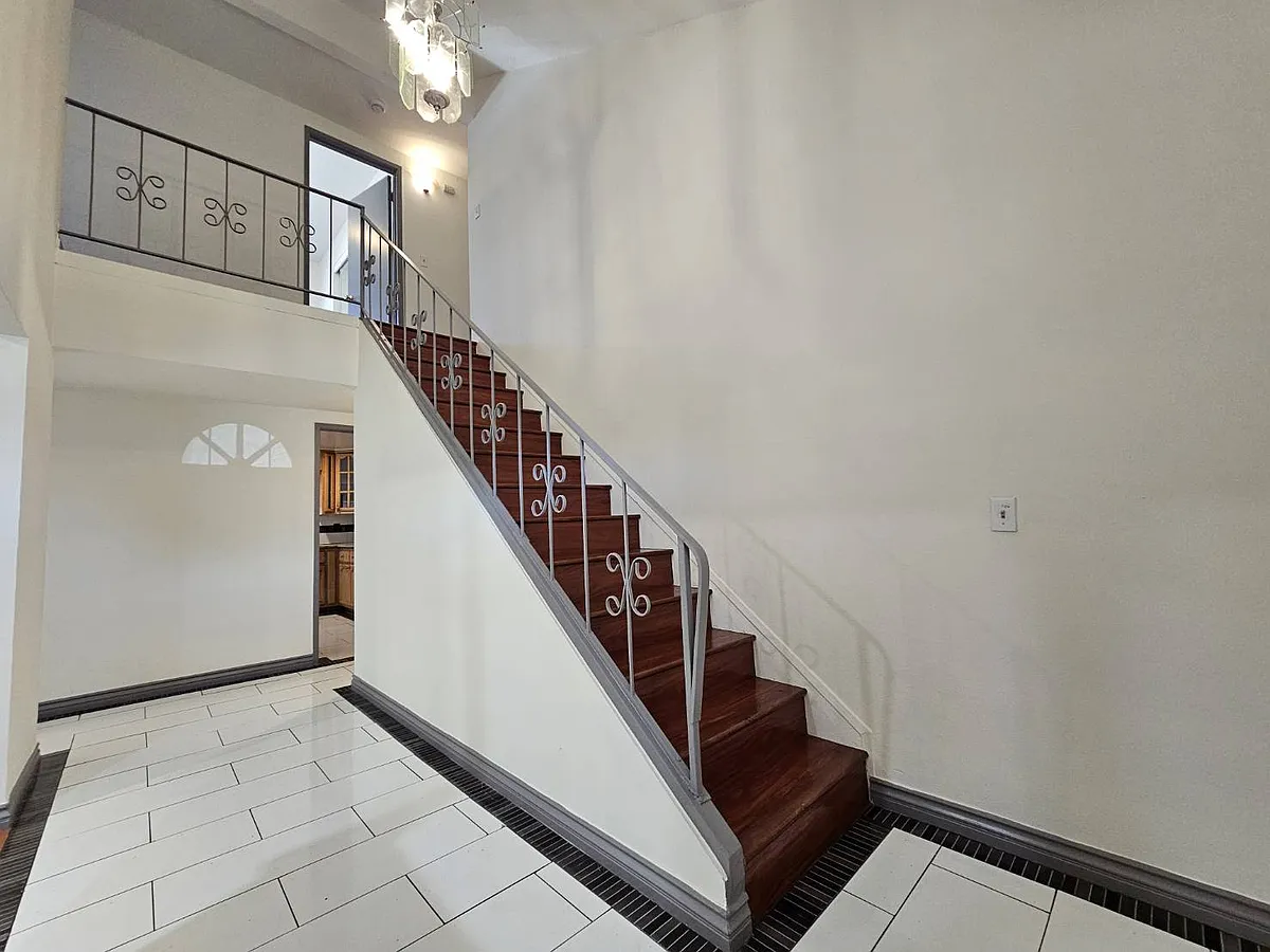 Building Photo - 1415 Custoza Ave