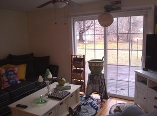 28 Thornton St APT 3, Derry, NH 03038