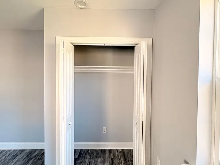 6710 Hudson St — Photo 11