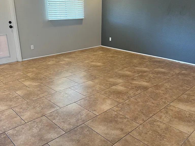 2302 E Loyola Dr — Photo 10