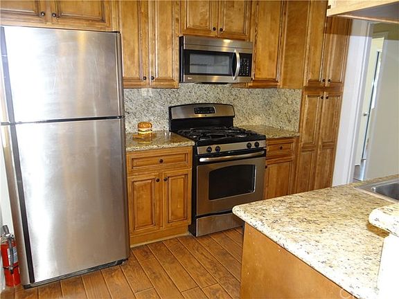3rd image of 22843 Cantlay St