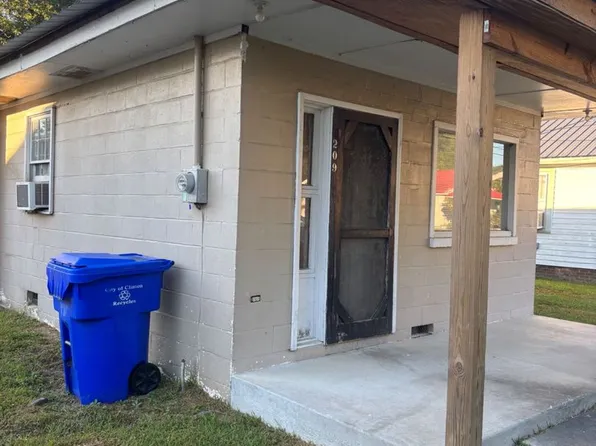 209 W Boney St, Clinton, NC 28328