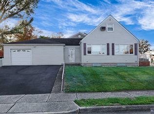 17-39 Hunter Pl, Fair Lawn, NJ 07410