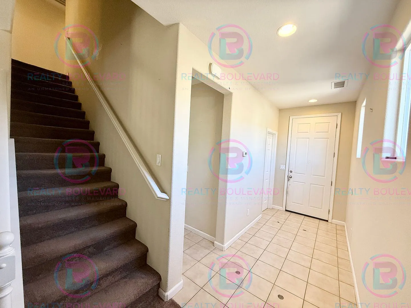 Gorgeous Two Story 3 Bedroom 2.5 Bathroom Home!! Located in South Reno!! — Photo 4