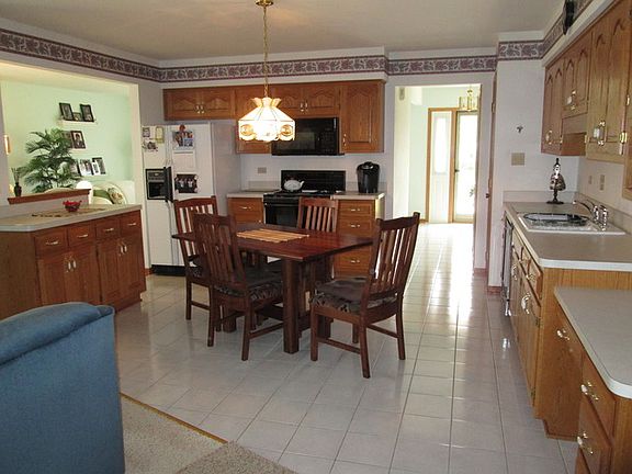 2nd image of 18138 Vermont Ct #18138