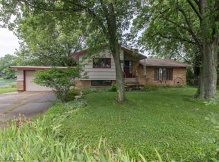 17416 Walden Rd, Hudson, IL 61748