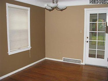 3rd image of 3459 Granton Ave
