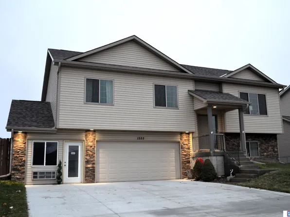 1555 Blanca Dr, Lincoln, NE 68521