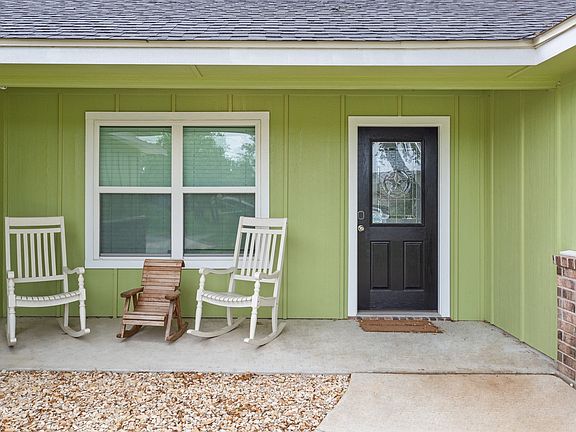 5th image of 3299 Lake Park Rd