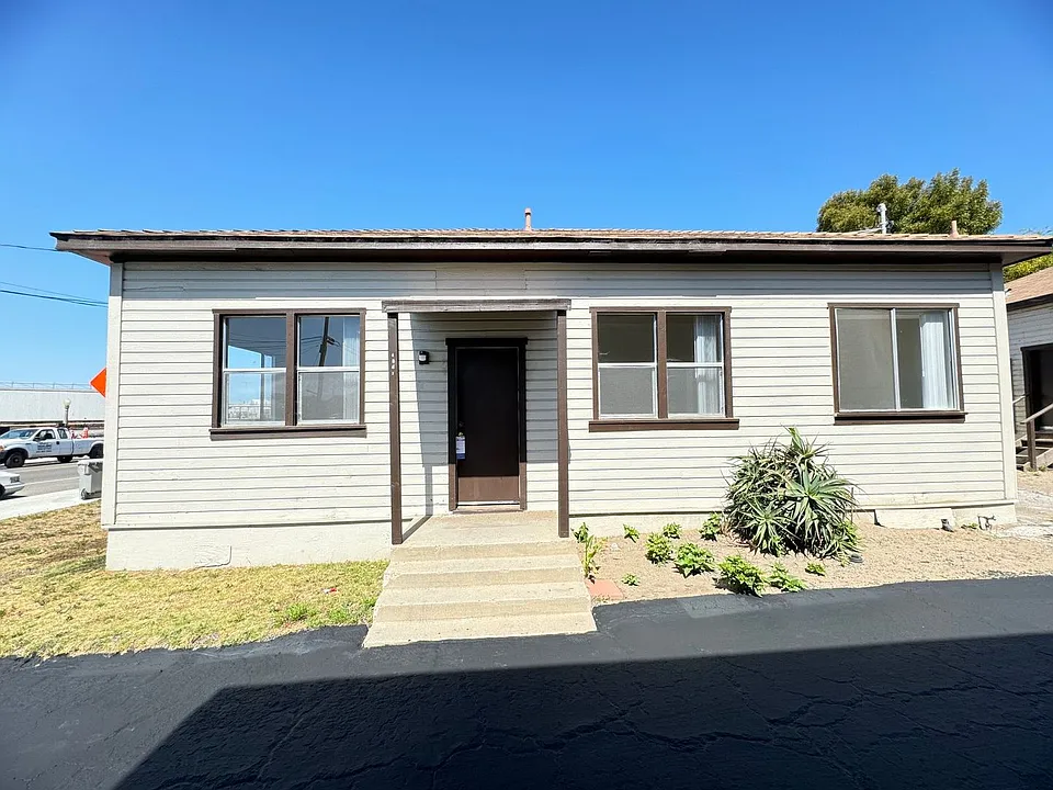 1361-1371 Paso Robles St