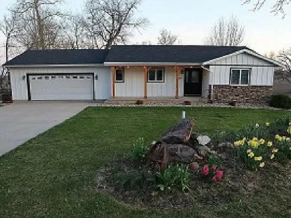 801 Lexington St, Delhi, IA 52223