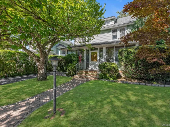 63 Oak Street, Lynbrook, NY 11563