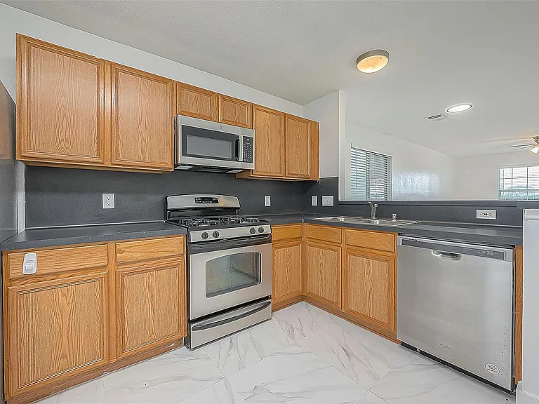 20939 Young Meadows Way — Photo 3