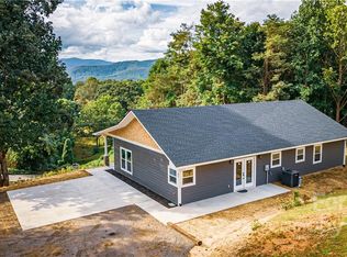 45 E Mesa Rd, Bryson City, NC 28713