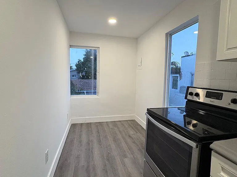 128 NW 9th Ave #2 — Photo 8