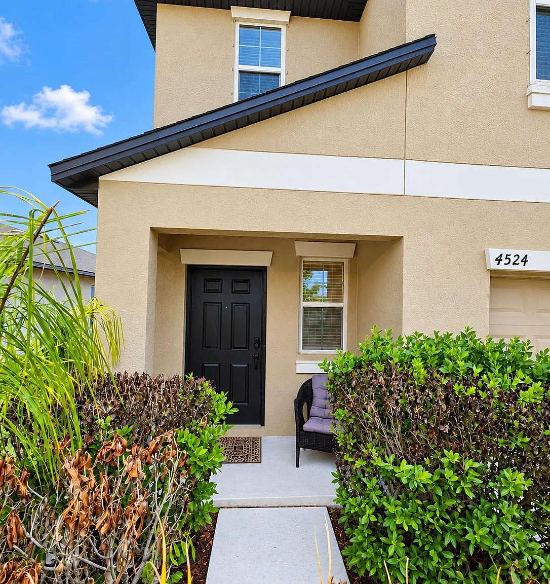 4 bed, 2.5 bath, 1914 sqft, $2,300 — Photo 3