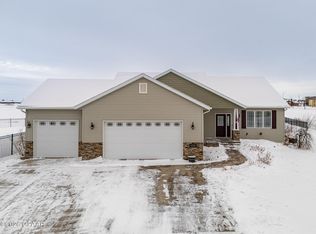 4124 Sun Cir, Grand Forks, ND 58201