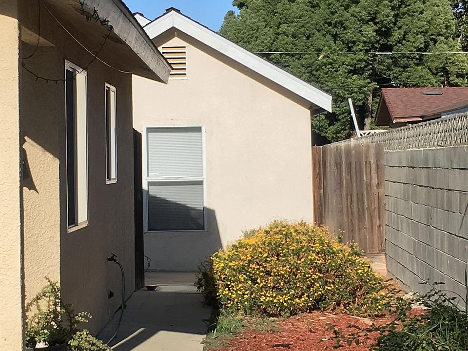 Street View (Back House is for rent)