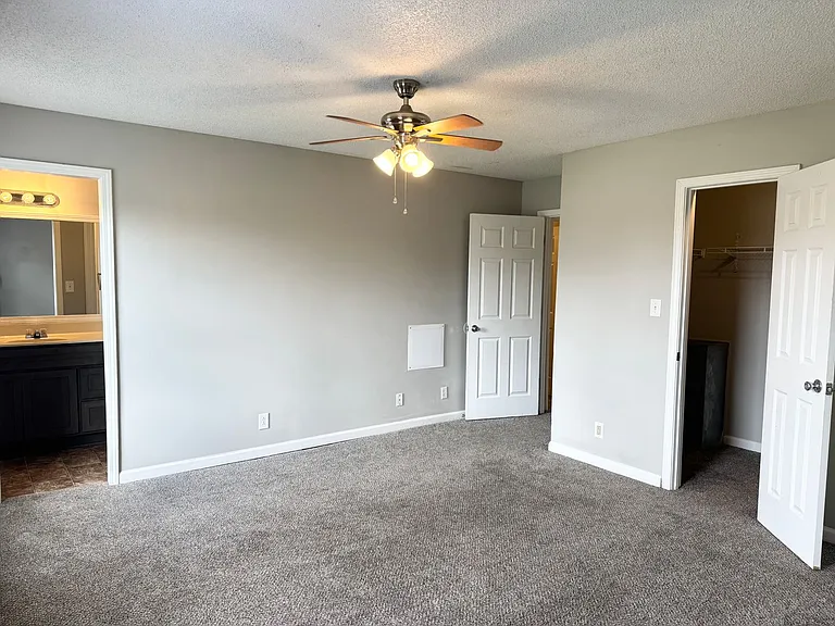 1200 Carol Dr — Photo 17