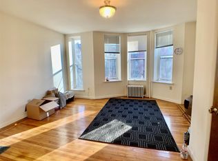 106 11th St APT 10, Hoboken, NJ 07030