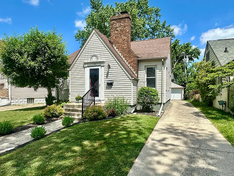 1164 Eaton Rd — Photo 1