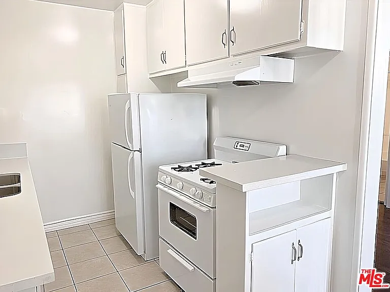 4122 W 2nd St #15 — Photo 9