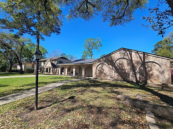 2nd image of 710 Enchanted River Dr