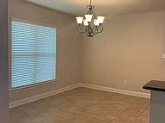 4th image of 336 Camelback Dr