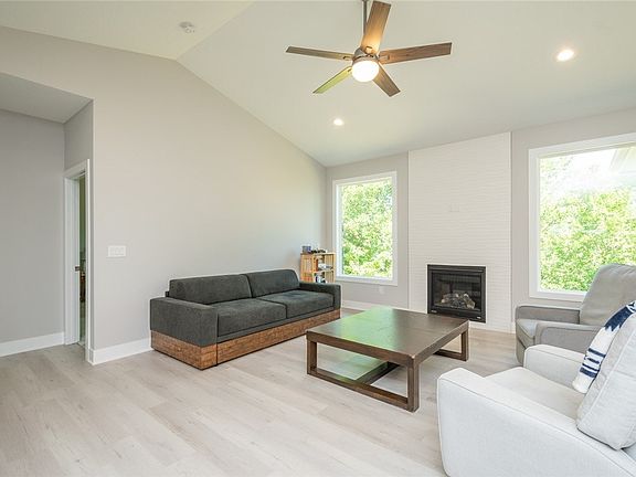 4th image of 8717 Highland Oaks Dr