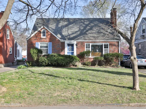 1227 Valley Dr, Audubon Park, KY 40213