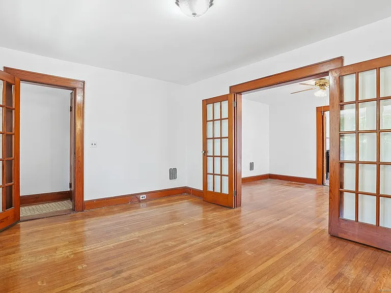 108 Barnum Ter — Photo 7