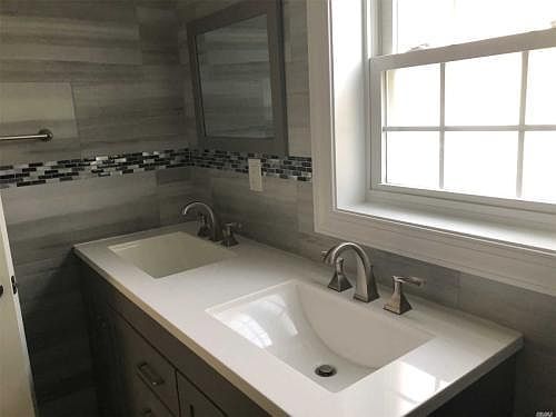 5th image of 233 Mosher Ave #1