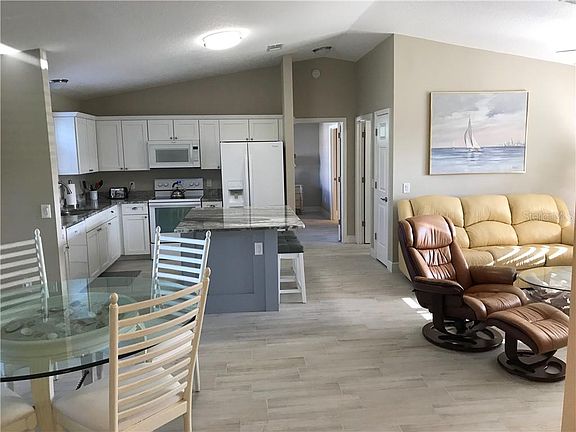3rd image of 1309 Corona Ct