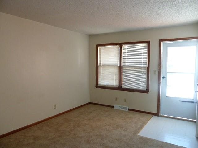 2nd image of 707-715 Missouri St S #719