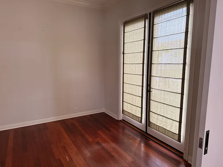 6824 Draper Ave — Photo 8