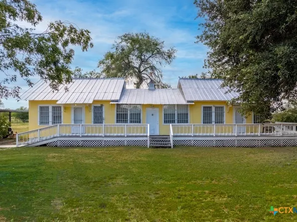 1634 Fm 77, Nixon, TX 78140