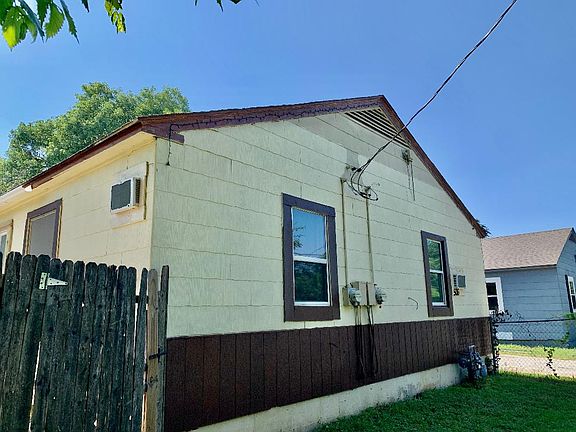 3rd image of 506 Orange St Unit B