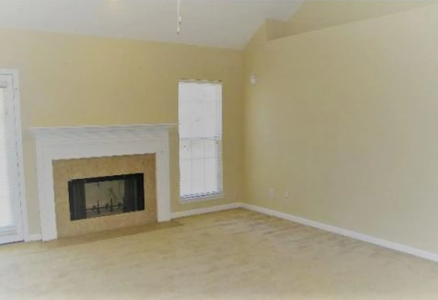 256 Silverbrook — Photo 2