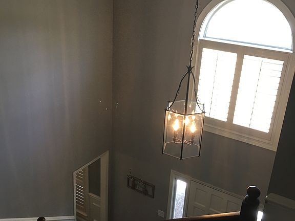 Front entry/stairway