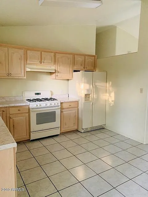 3 bed, 2.0 bath, 1336 sqft, $1,600 — Photo 3