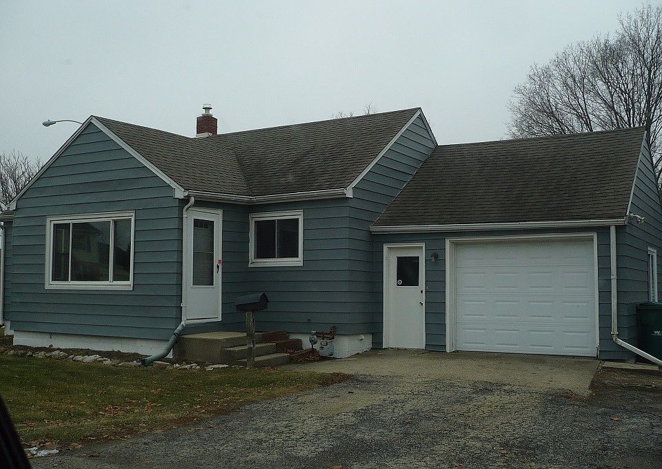 2nd image of 124 E Reckitt St