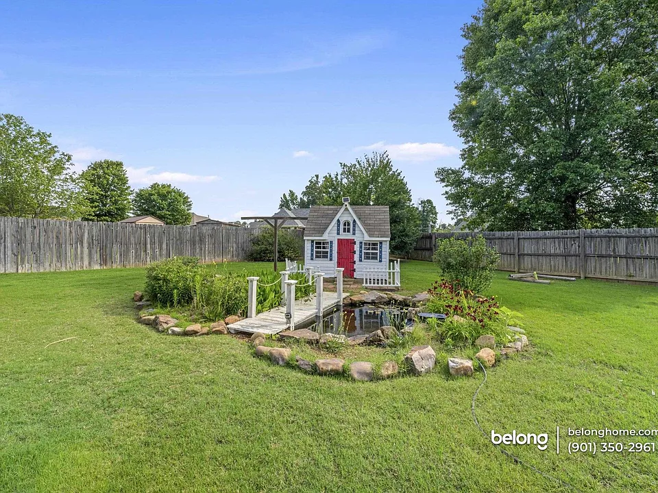 794 Williamsburg Dr