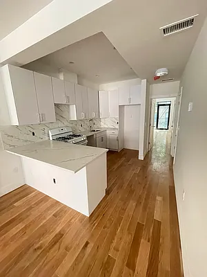 Rented by Best Apartments North Inc | media 2