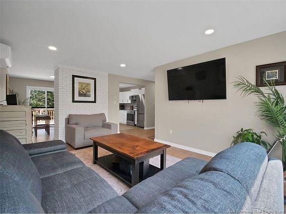 4th image of 195 Chartersville Rd