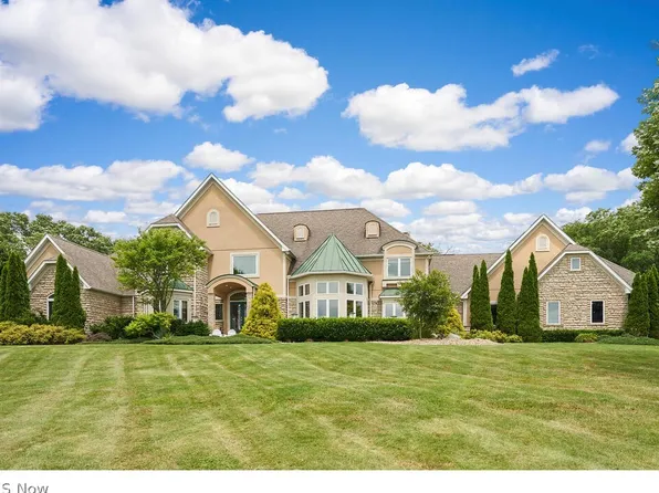 9427 Hubbard Valley Rd, Seville, OH 44273