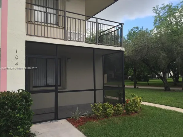 415 Lakeview Dr APT 104, Weston, FL 33326