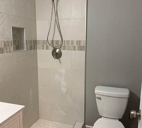 1st floor unit bathroom