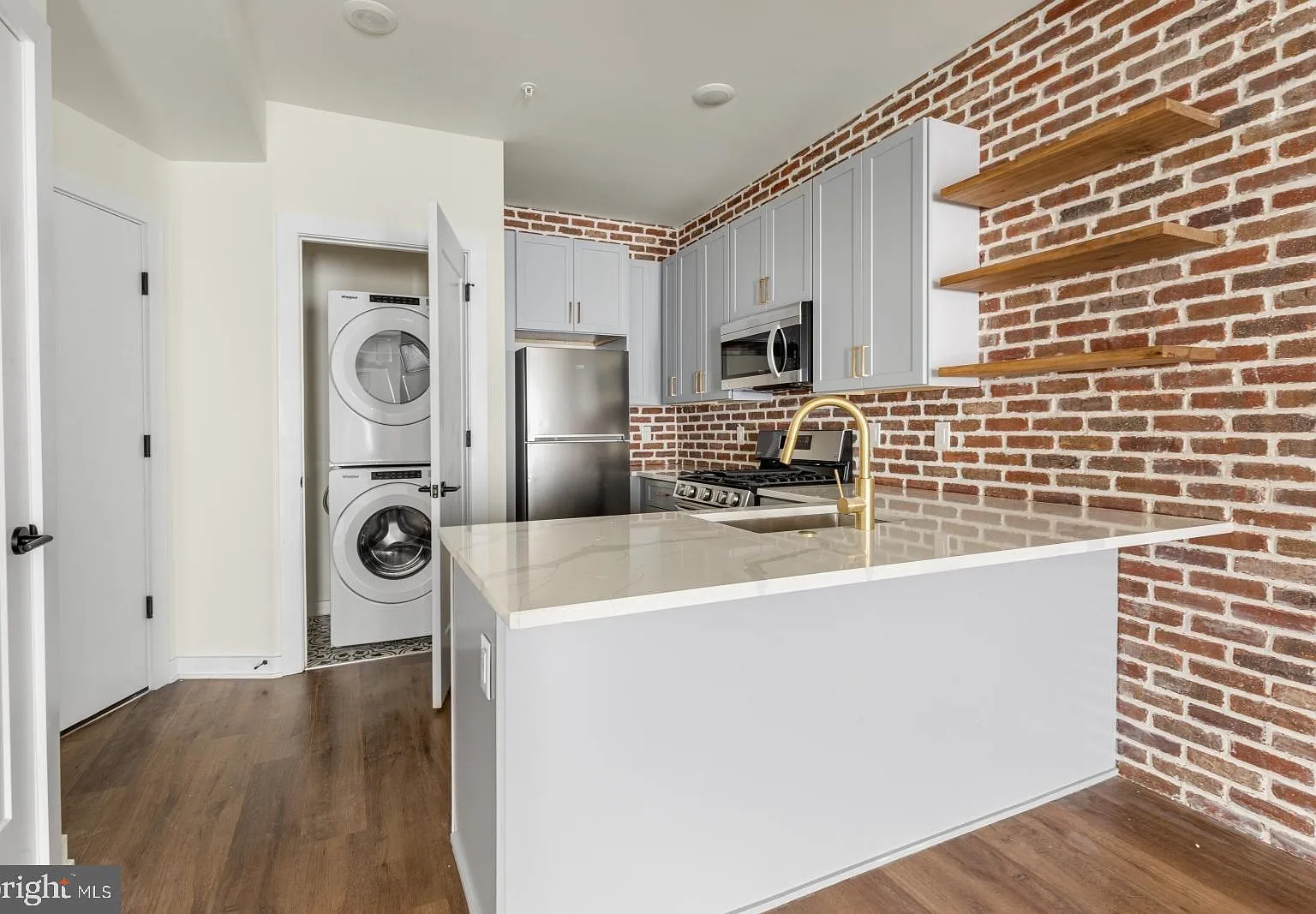 1 bed, 1.0 bath, 620 sqft, $1,581 — Photo 4