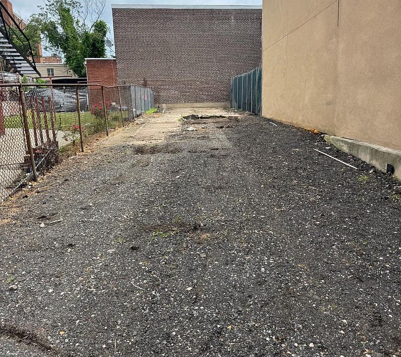 2nd image of 230 S Clinton Ave